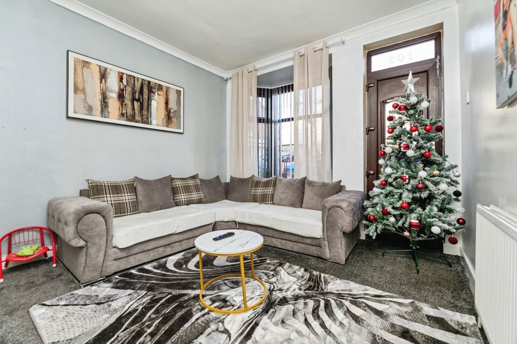 Property photo 3 of 17 Pbox-Img.Jpg