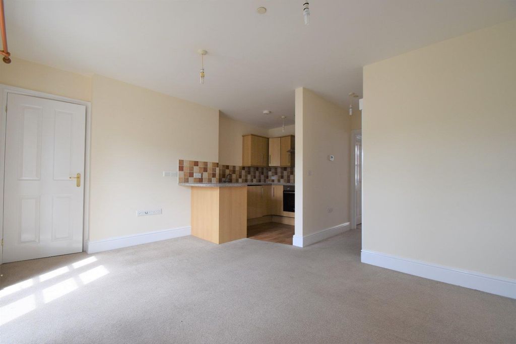 Property photo 1 of 6 Tiverton Seddons