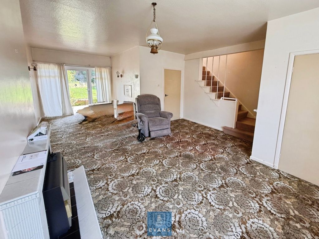Property photo 2 of 15 Lounge