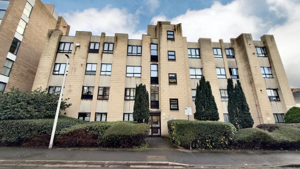 Property photo 1 of 12