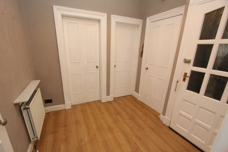Property photo 3 of 14 Hall
