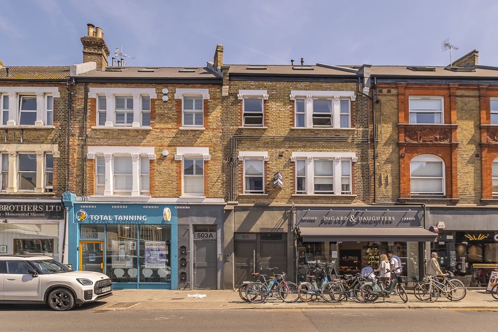 Property photo 1 of 6 .