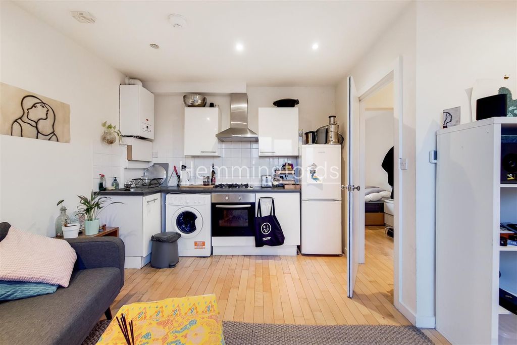 Property photo 1 of 10 2_Kitchen Reception-0.Jpg