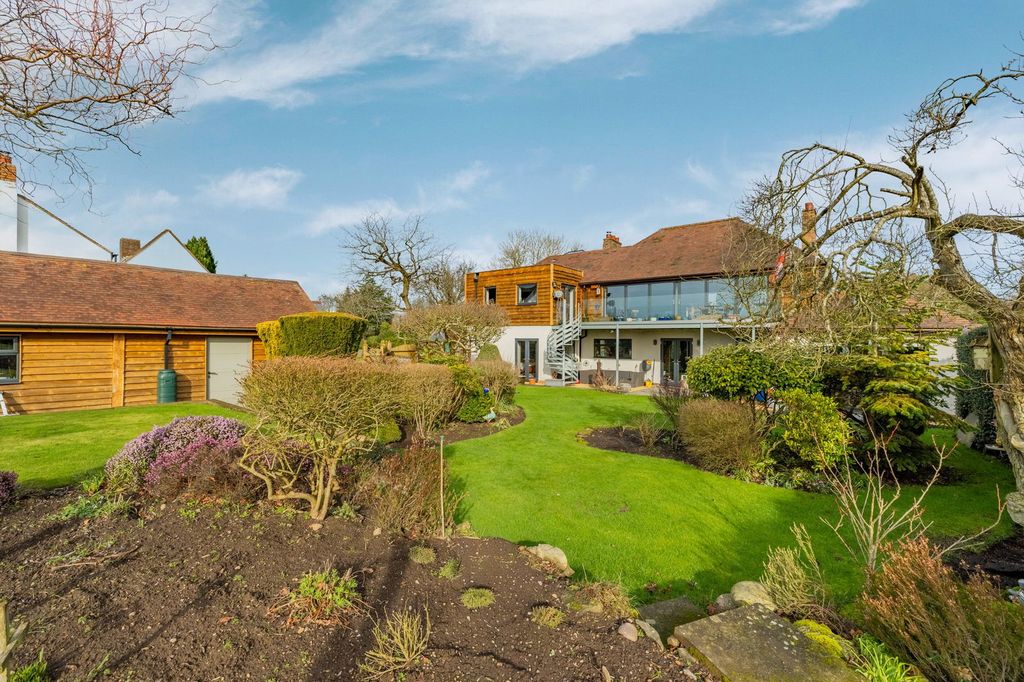 Property photo 3 of 58