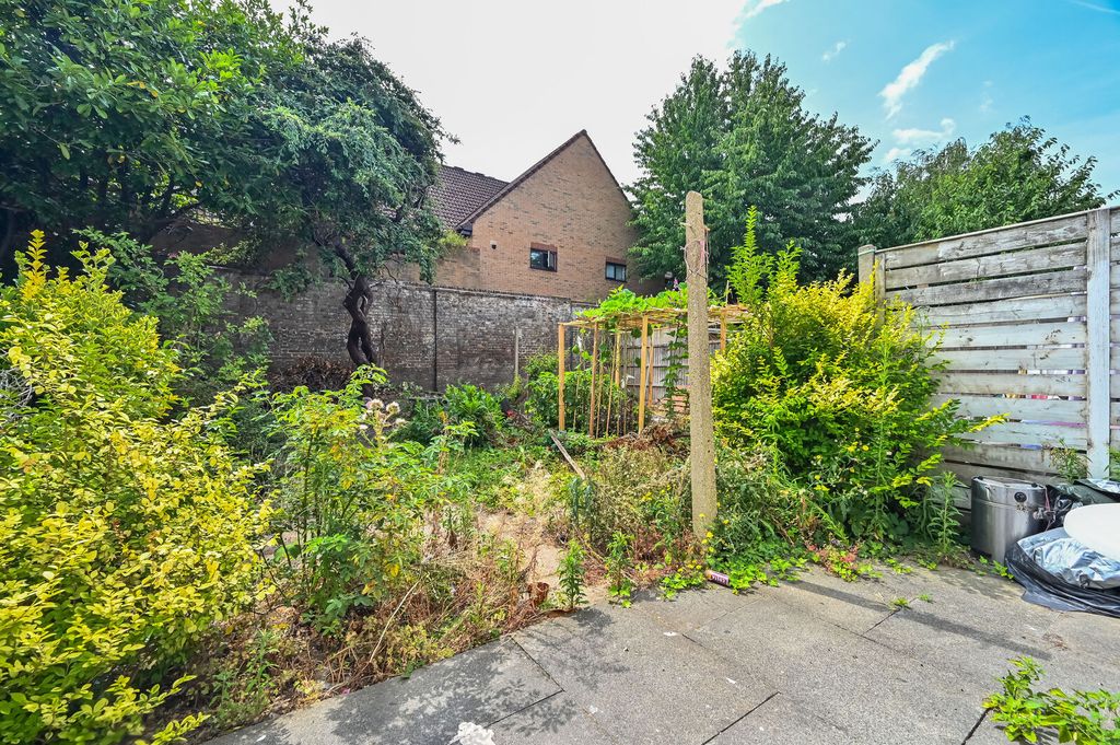 Property photo 3 of 16