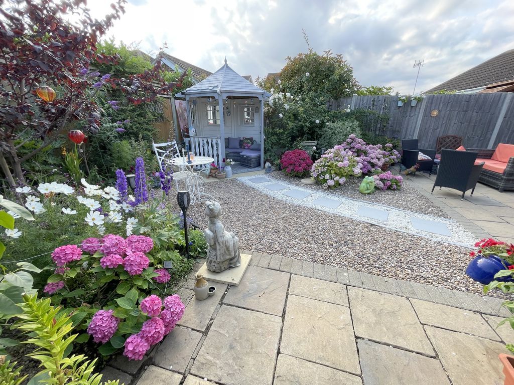 Property photo 2 of 21 Heron Way