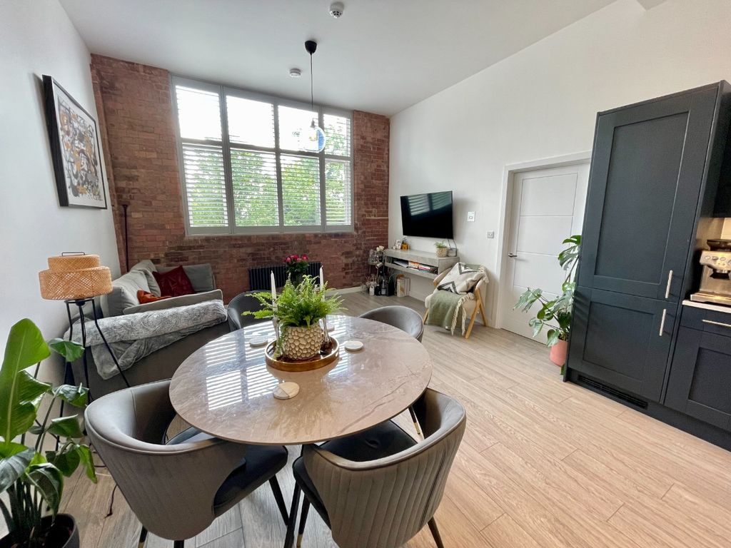 Property photo 2 of 7 4167063