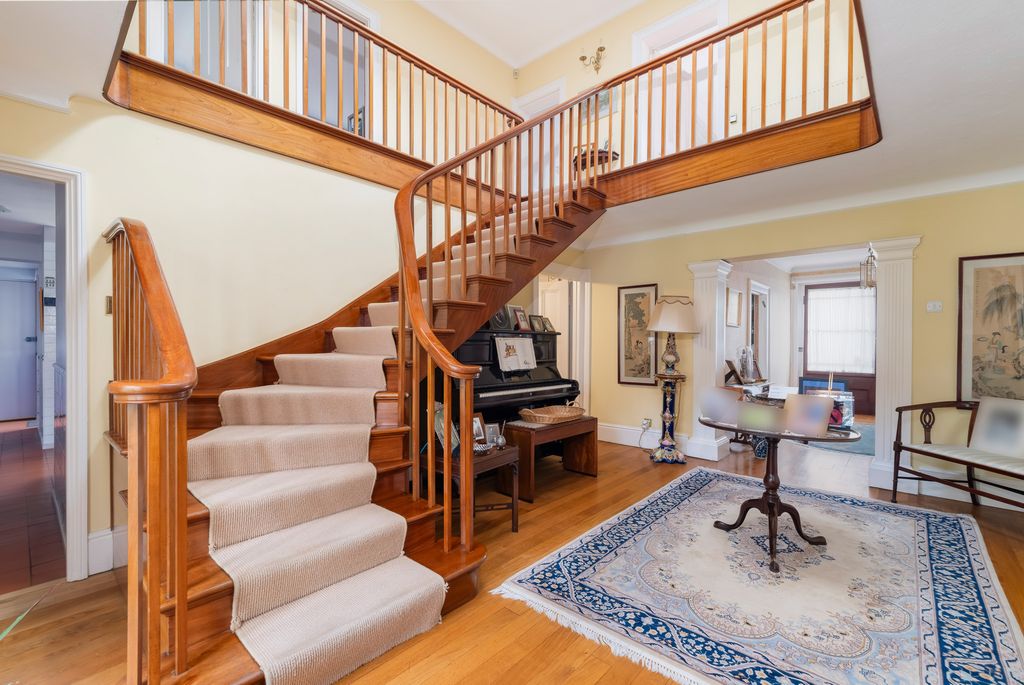 Property photo 2 of 36