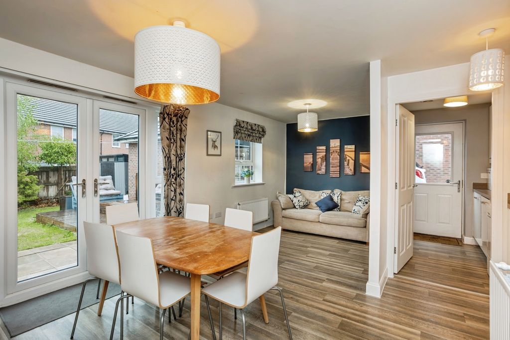 Property photo 3 of 23 Pbox-Img.Jpg