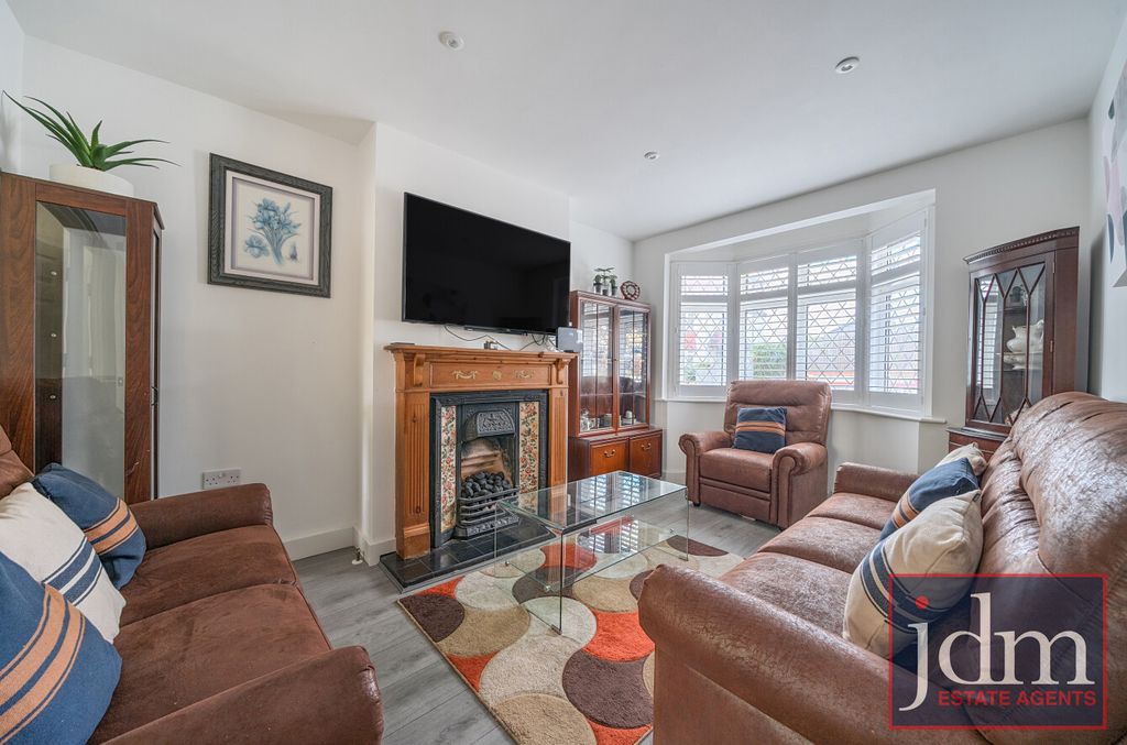 Property photo 1 of 8 F0B81Cf8-2Bd7-4Db...