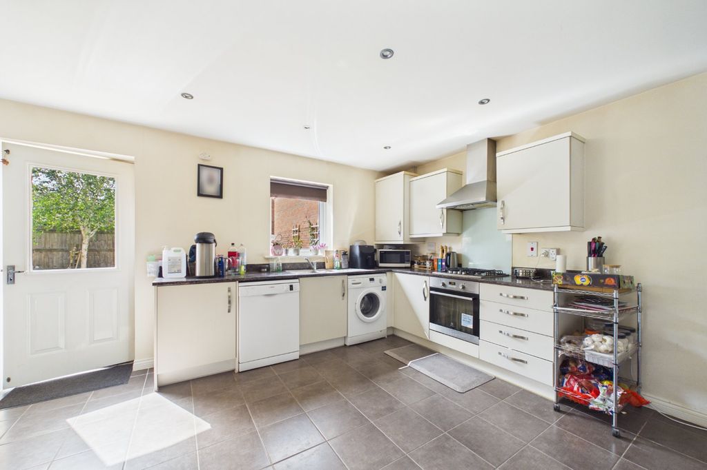 Property photo 3 of 13 Picture No. 02