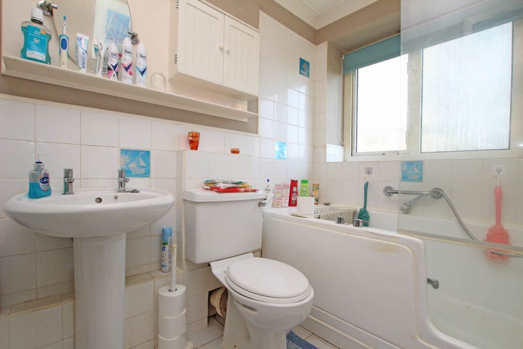 Property photo 3 of 8
