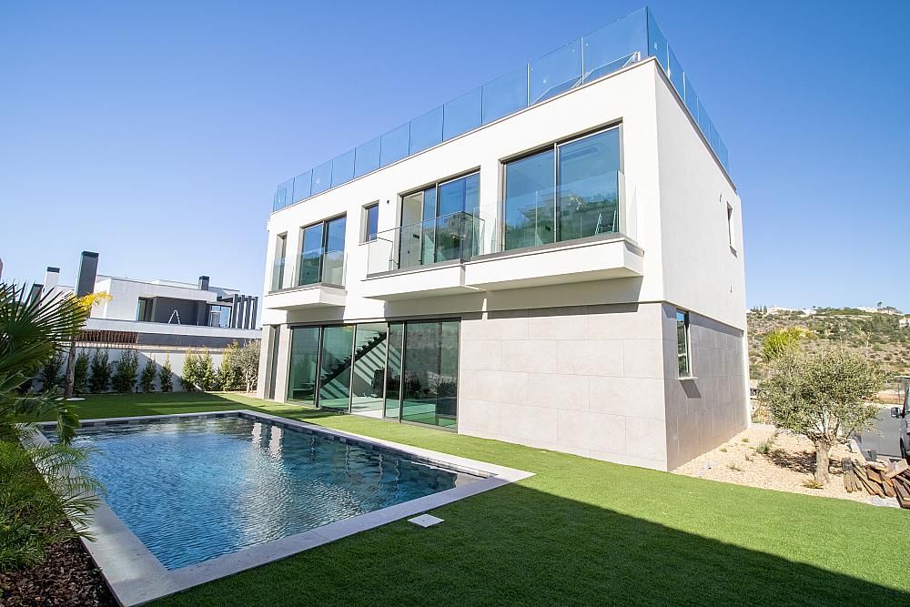 Property photo 1 of 26