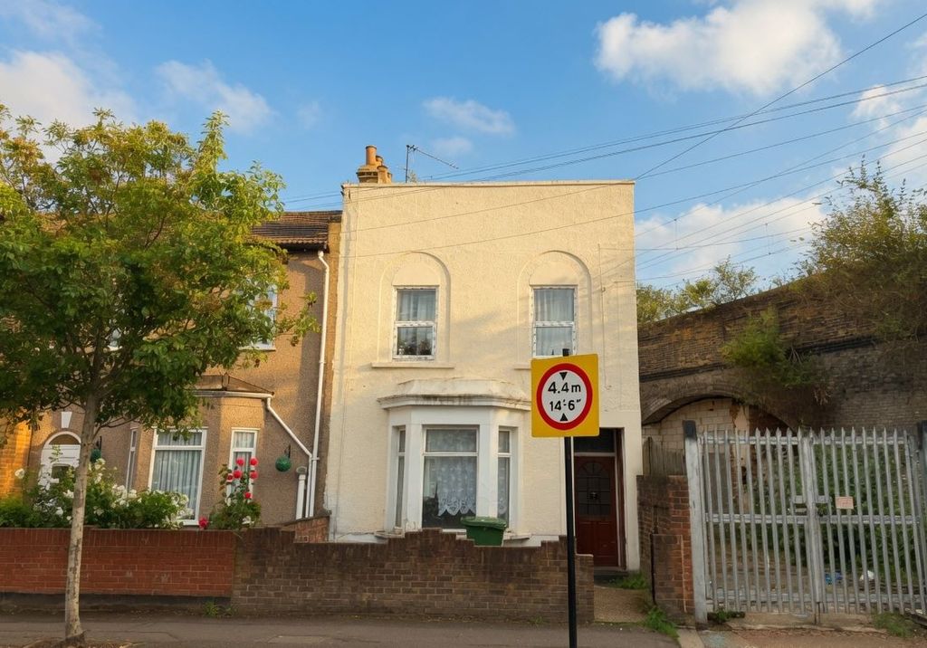 Property photo 1 of 6