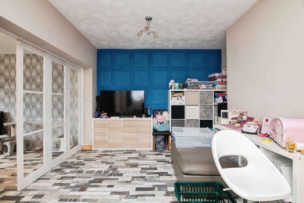 Property photo 3 of 20