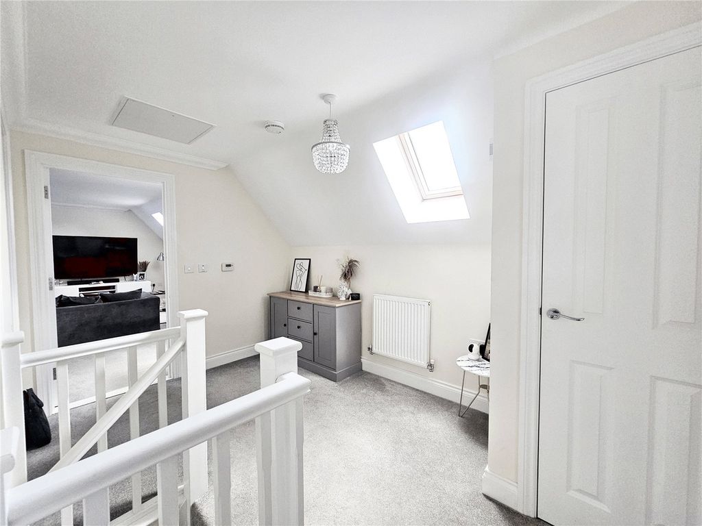 Property photo 2 of 13 Picture No. 17