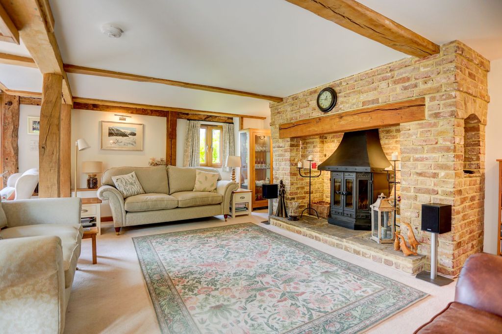 Property photo 3 of 27