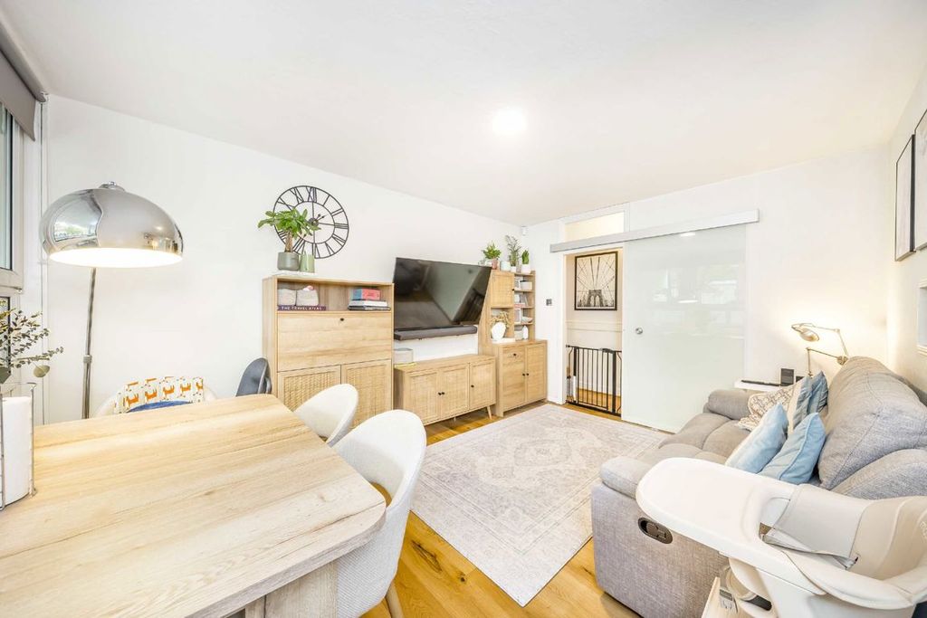 Property photo 1 of 5
