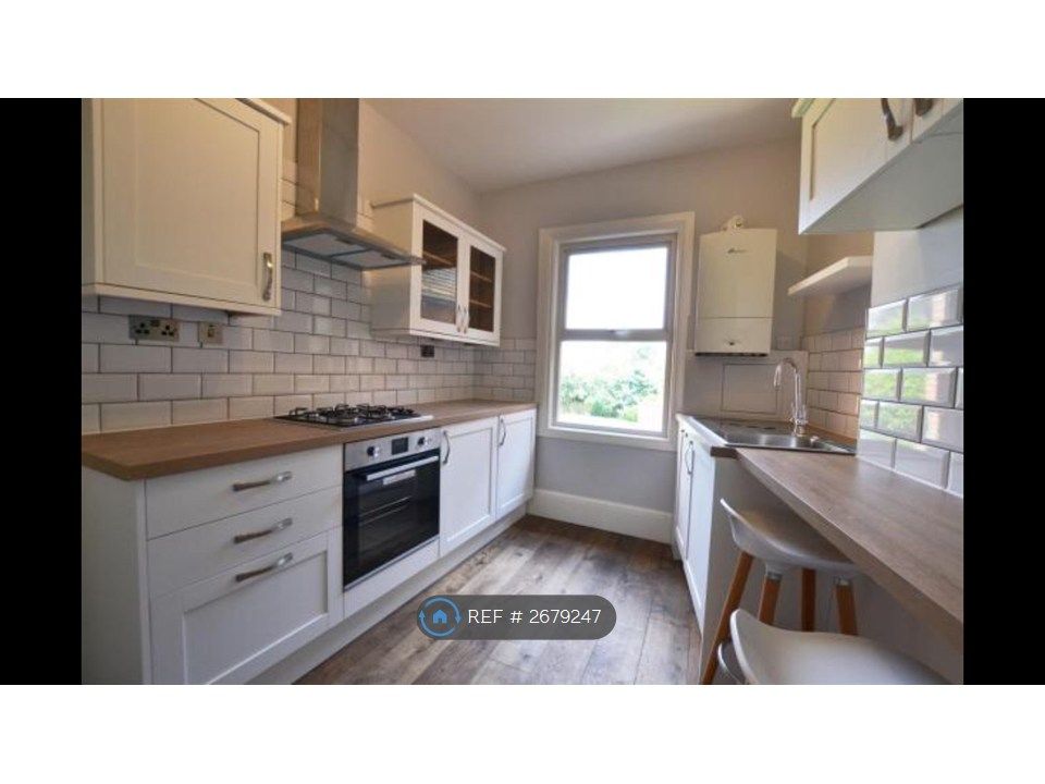 Property photo 2 of 8 Kitchen