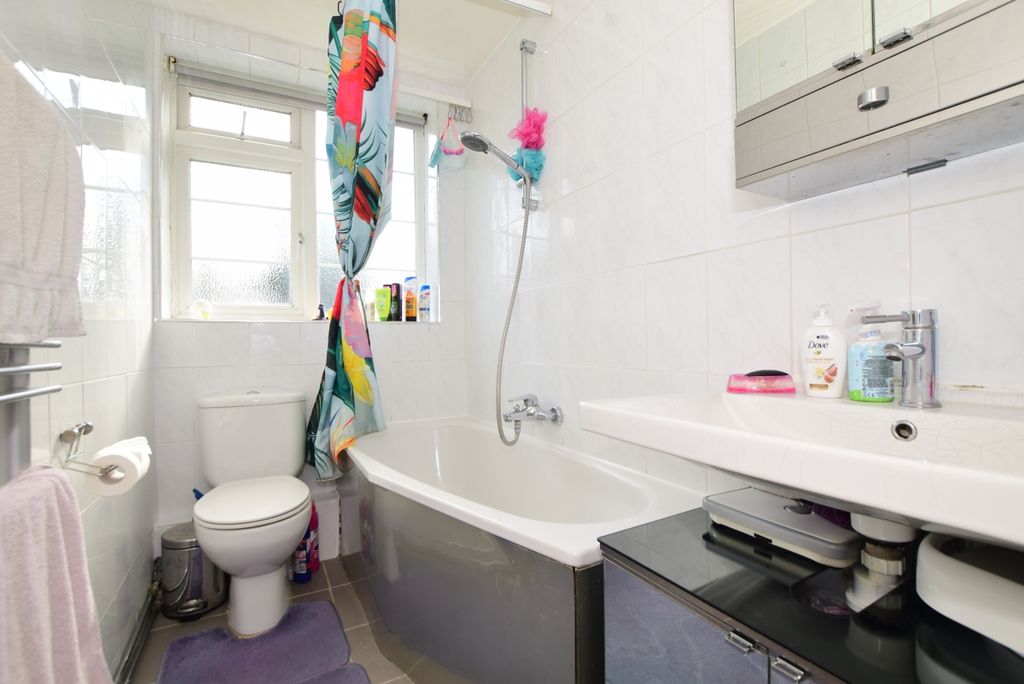 Property photo 3 of 9 901Ex2K0