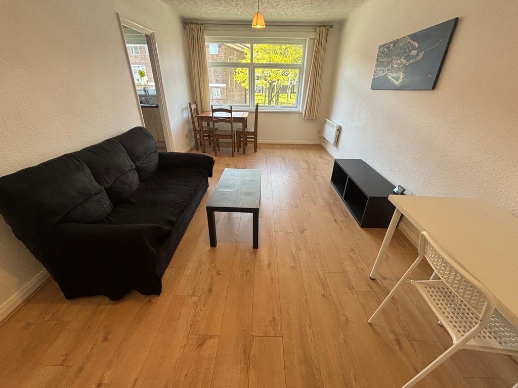 Property photo 2 of 5 Image