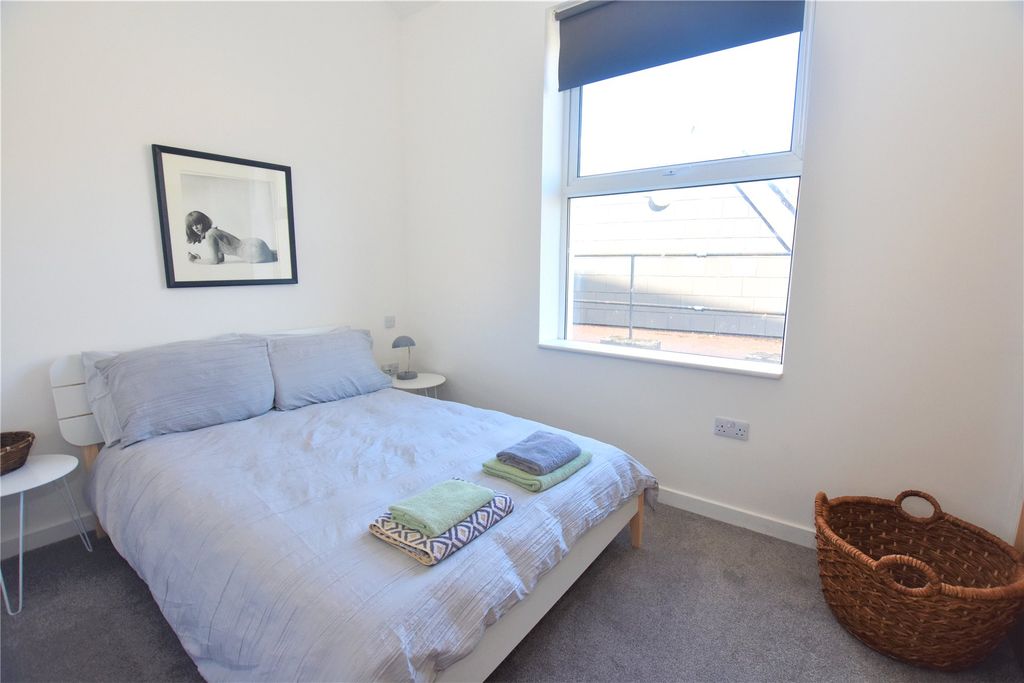 Property photo 2 of 21 Picture No. 27