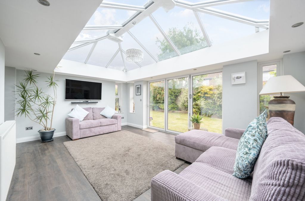 Property photo 3 of 21 1306142-13-684831...