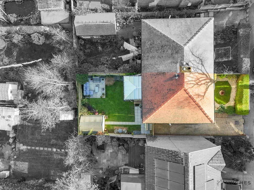 Property photo 3 of 39