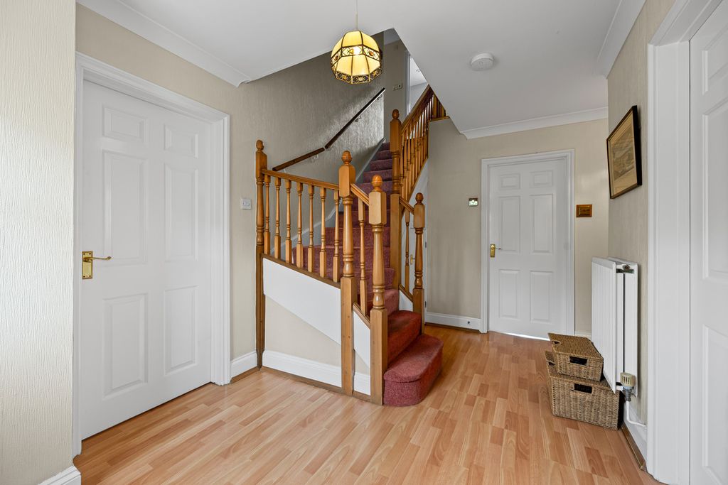 Property photo 3 of 43