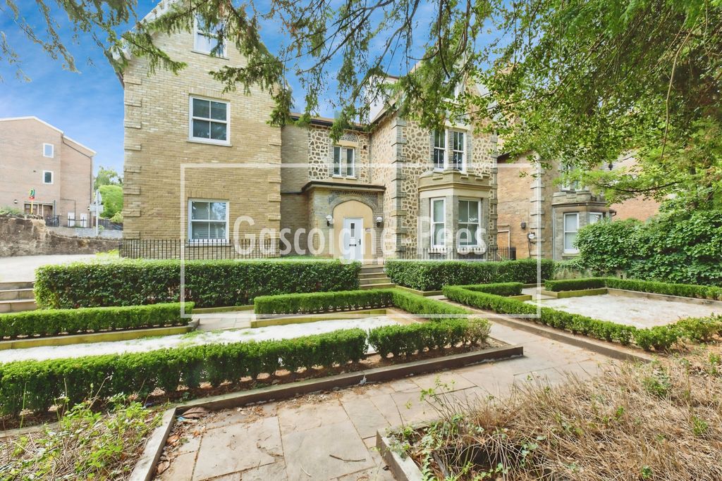 Property photo 1 of 14