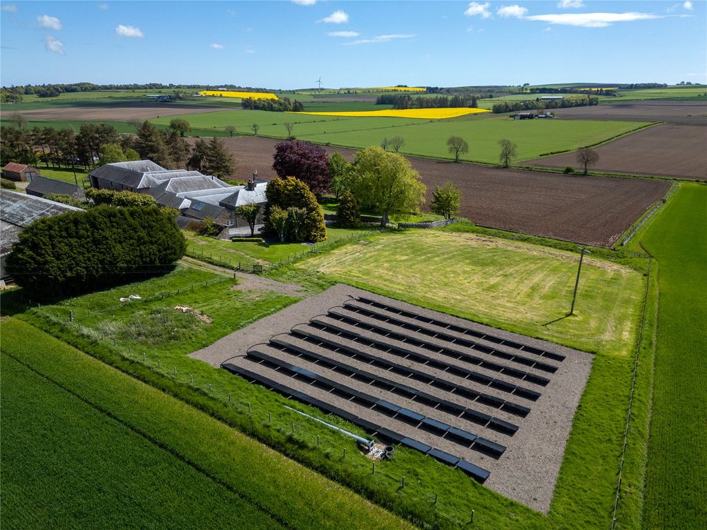 Property photo 3 of 35 Solar Panels