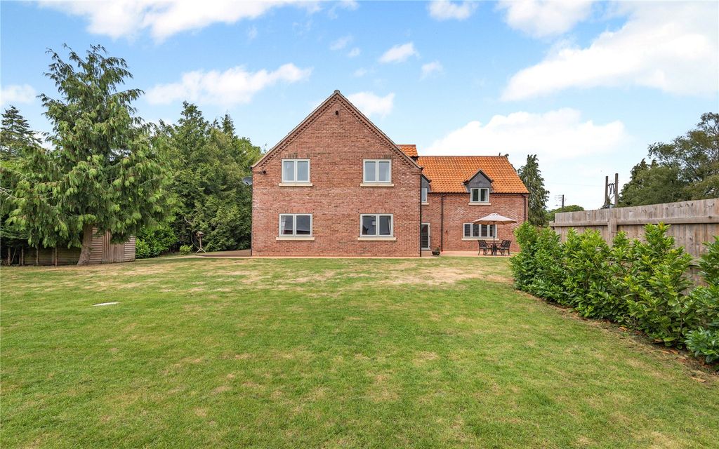 Property photo 2 of 21 Rear View