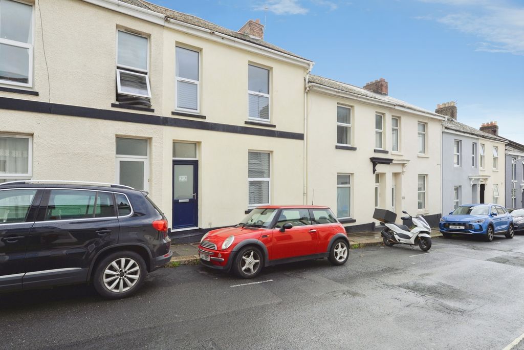 Property photo 1 of 17 Pbox-Img.Jpg