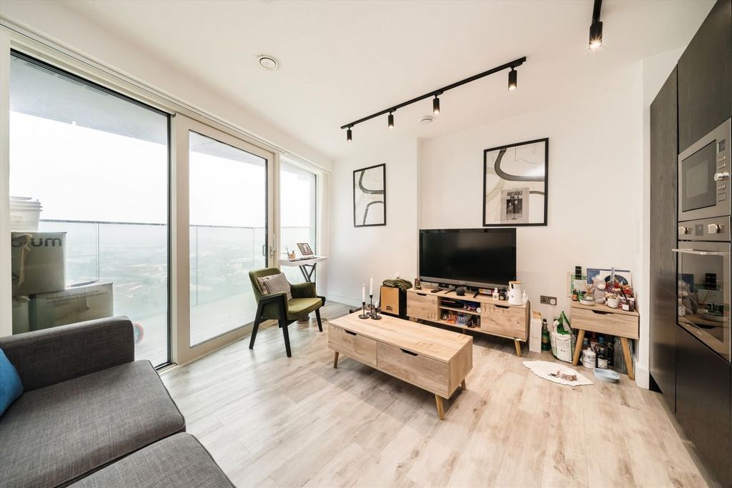 Property photo 3 of 11