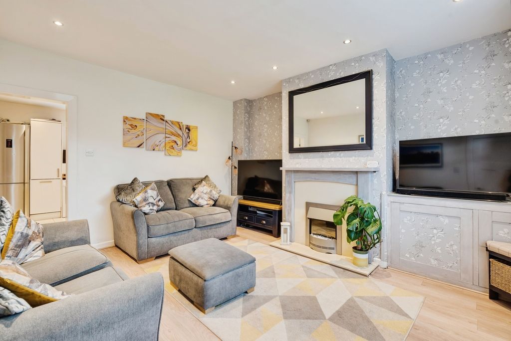 Property photo 2 of 24 Pbox-Img.Jpg