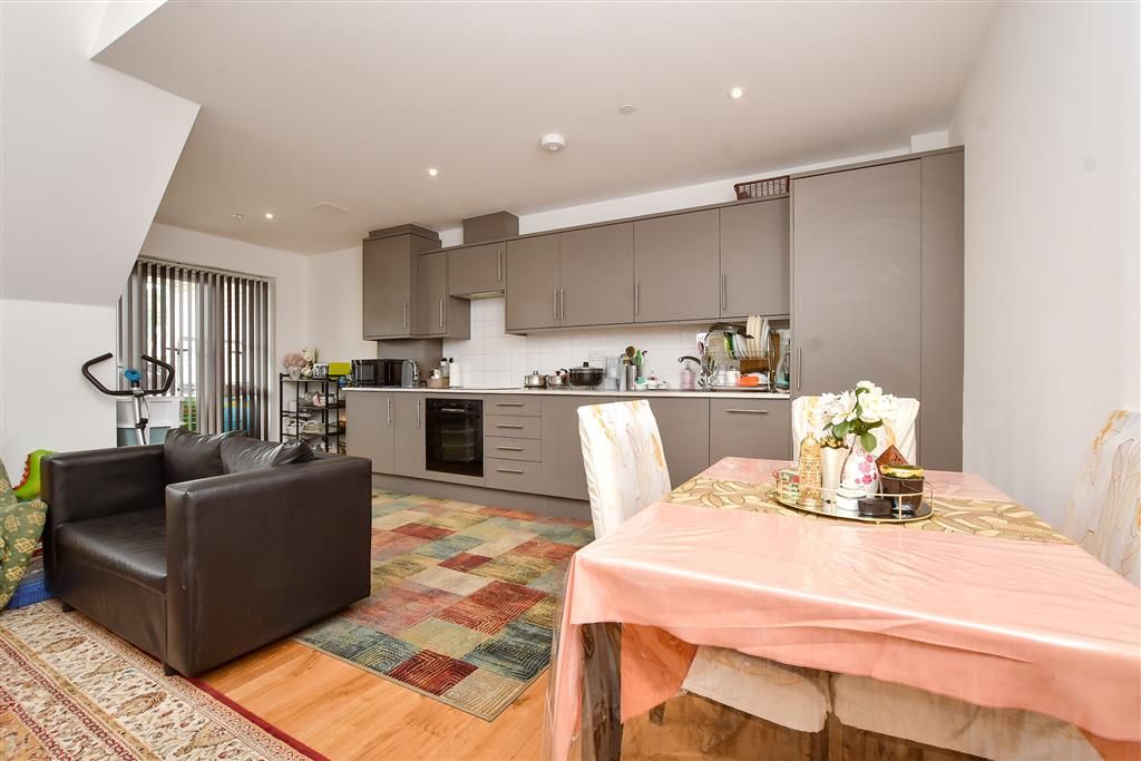 Property photo 2 of 11 Kitchen / Lounge / Diner