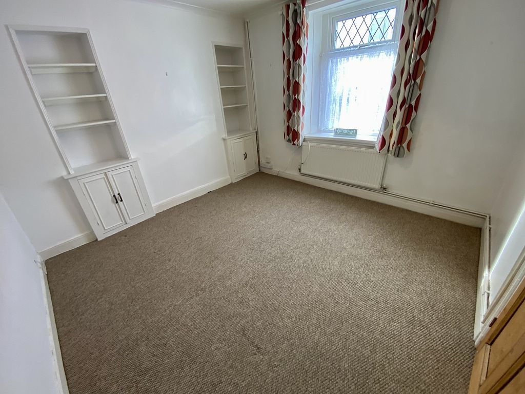 Property photo 3 of 9 Dining Room