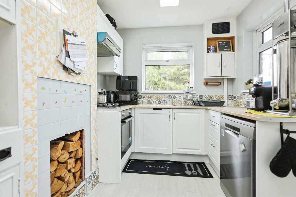 Property photo 3 of 17