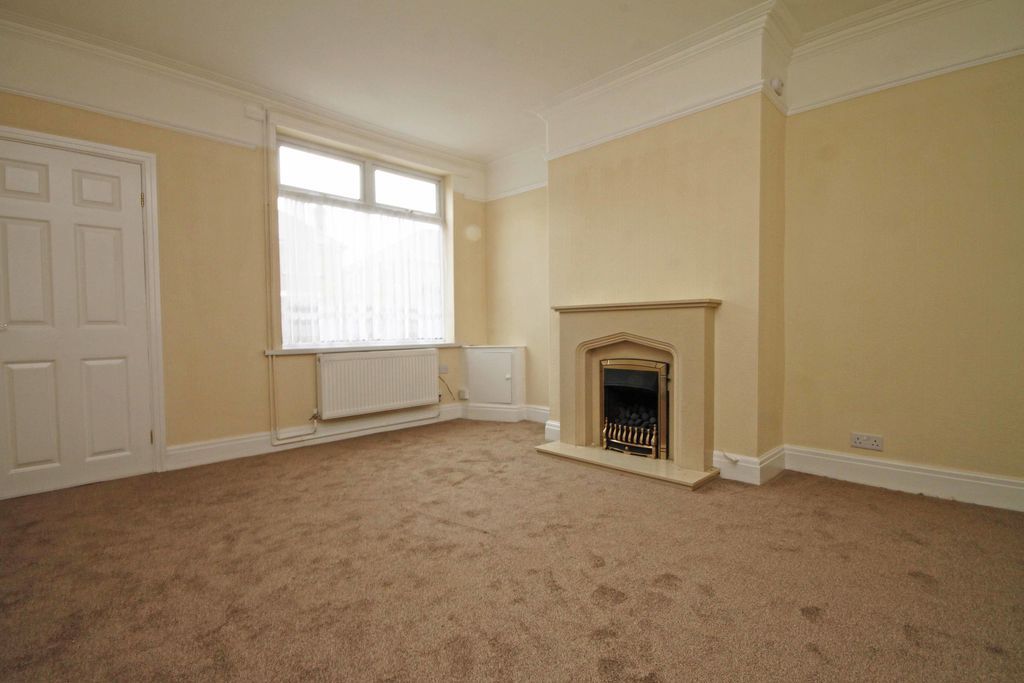 Property photo 2 of 10 Lounge