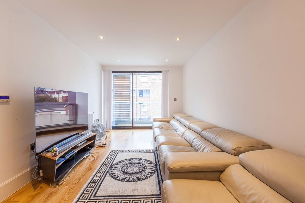 Property photo 1 of 6