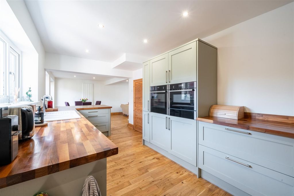 Property photo 2 of 31 Open Plan Living_-10.Jpg