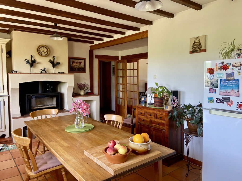 Property photo 2 of 23