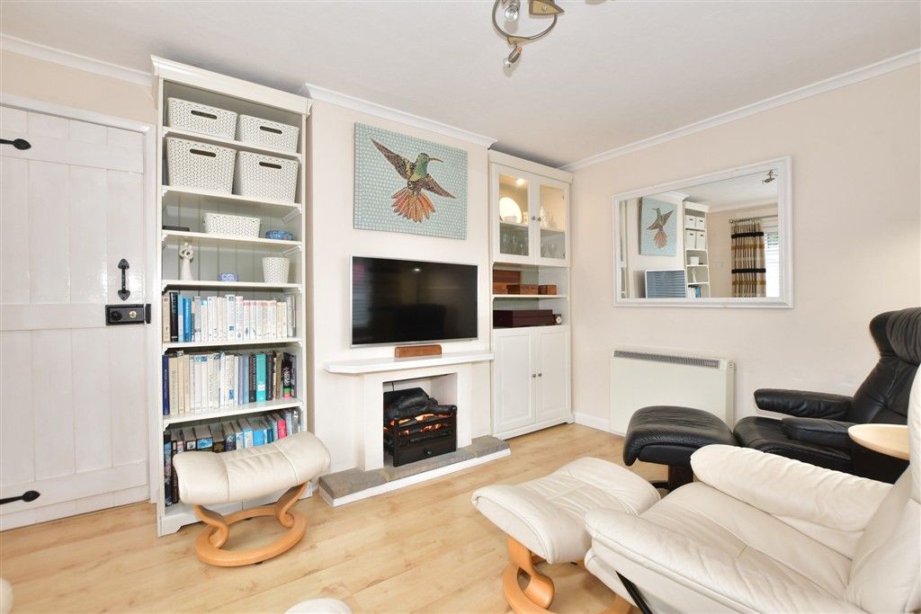 Property photo 3 of 20 Lounge