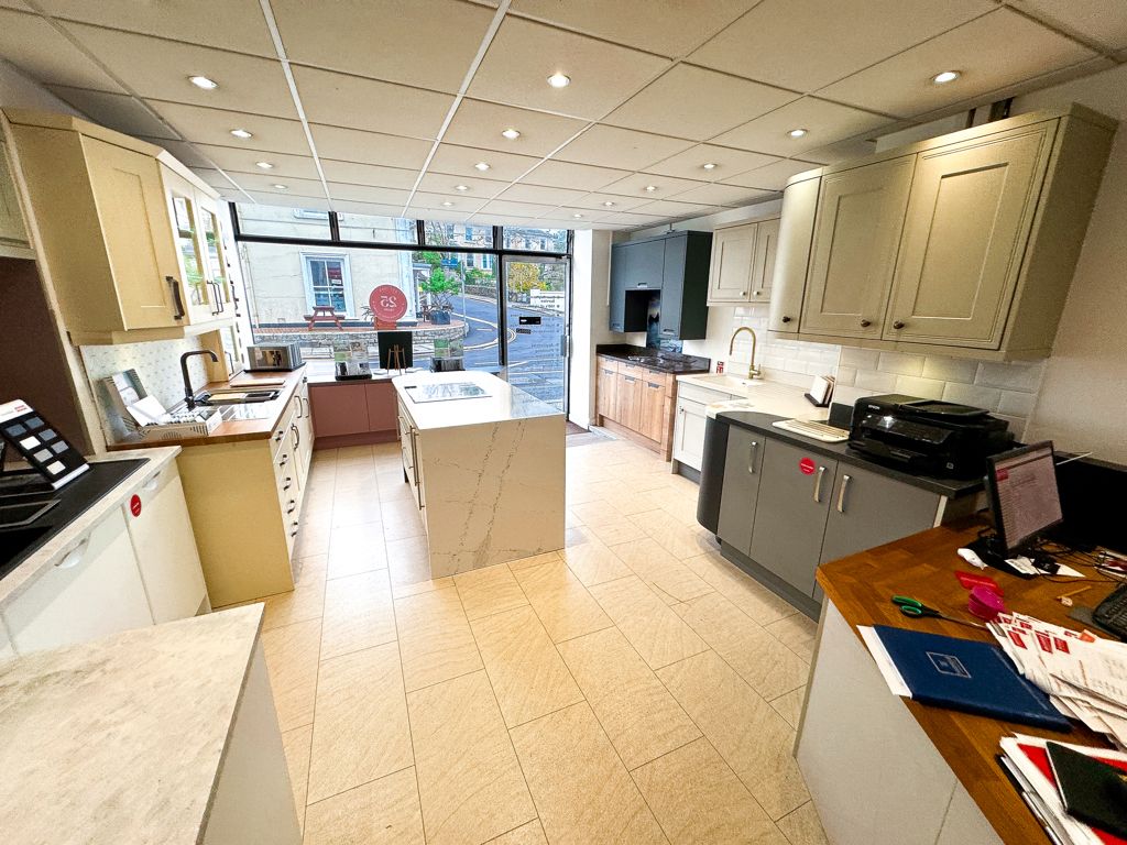 Property photo 2 of 12 Photo 4