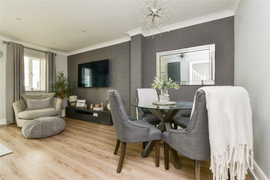 Property photo 1 of 11 Lounge/Diner