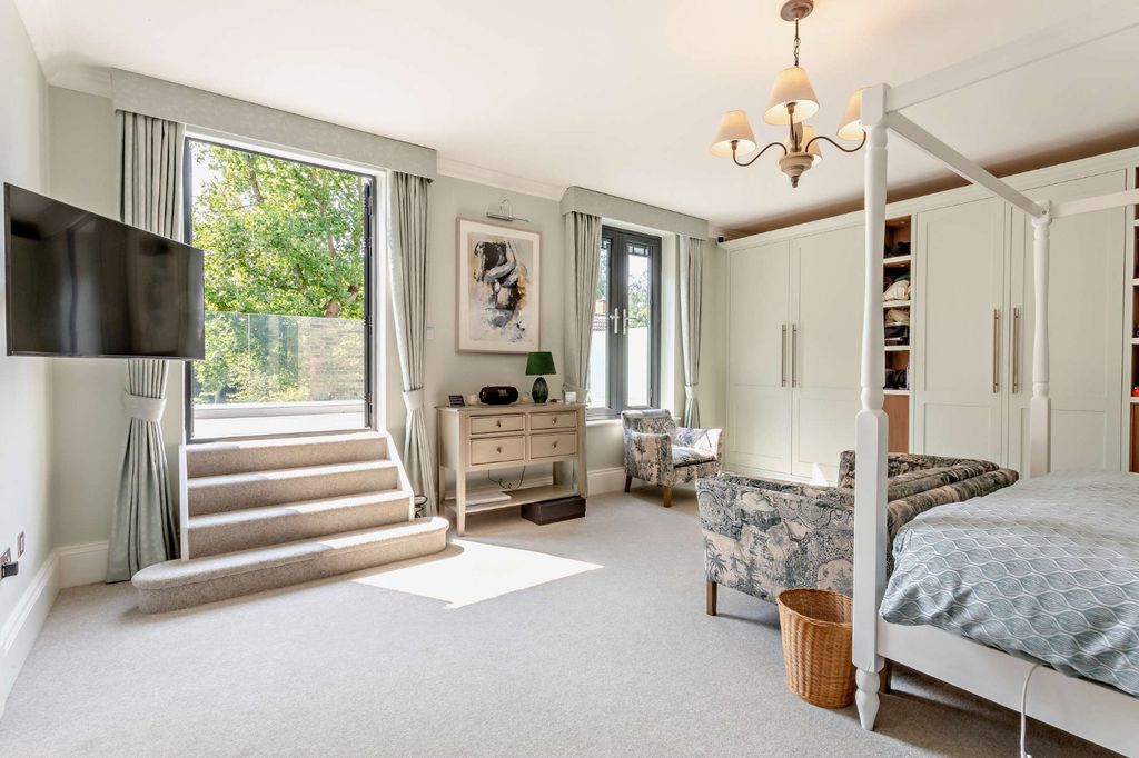 Additional image 16 of 5 bed detached house for saleWoodlands Road, Great Shelford, Cambridge, Cambridgeshire CB22