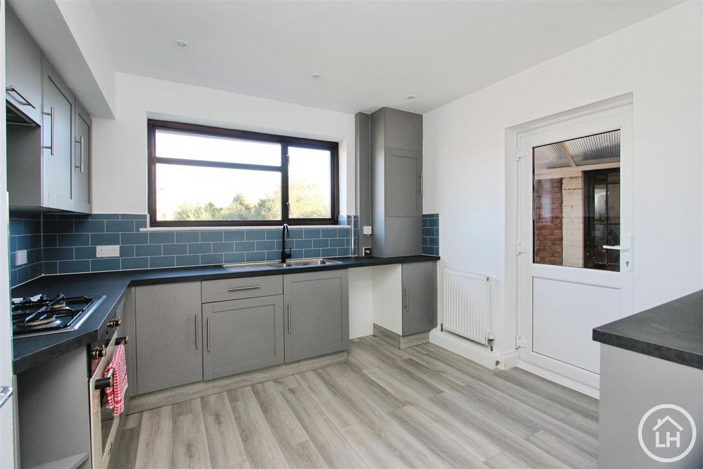 Property photo 1 of 14 Kitchen