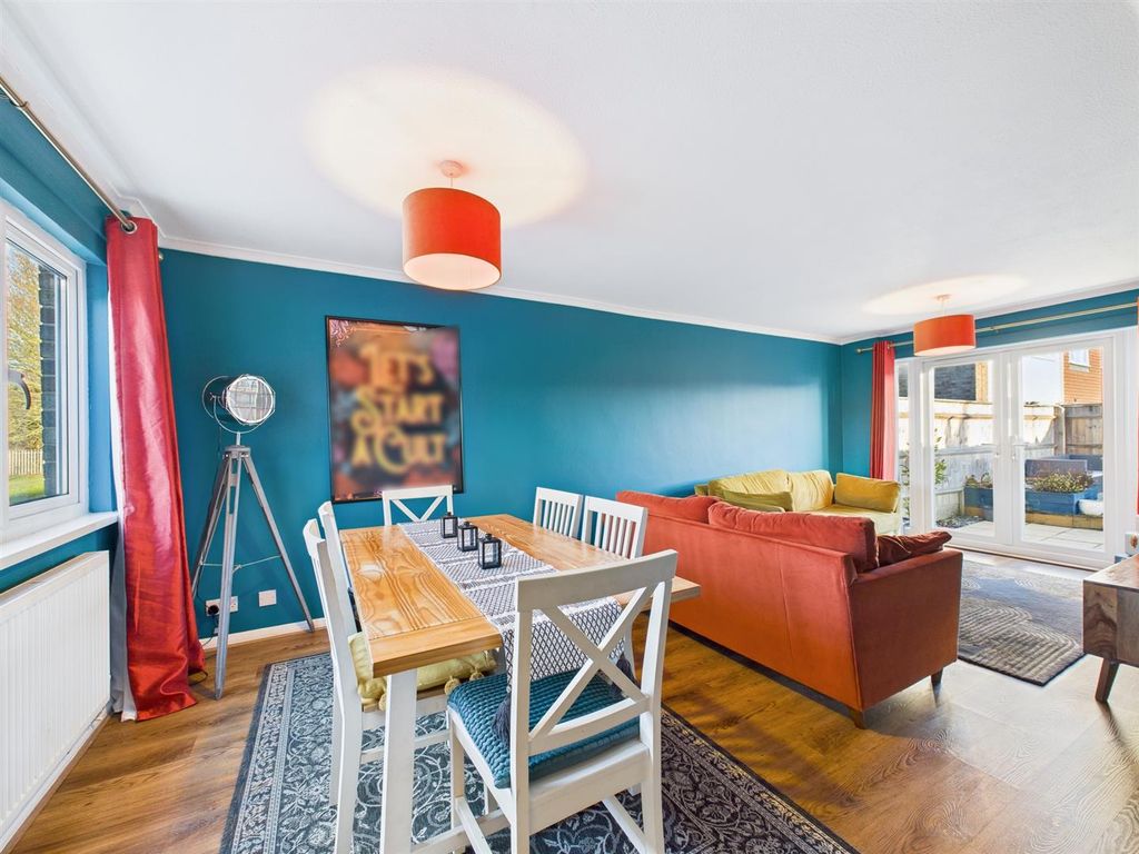 Property photo 2 of 16 Cam02435G0-Pr0109-Still012.Jpg