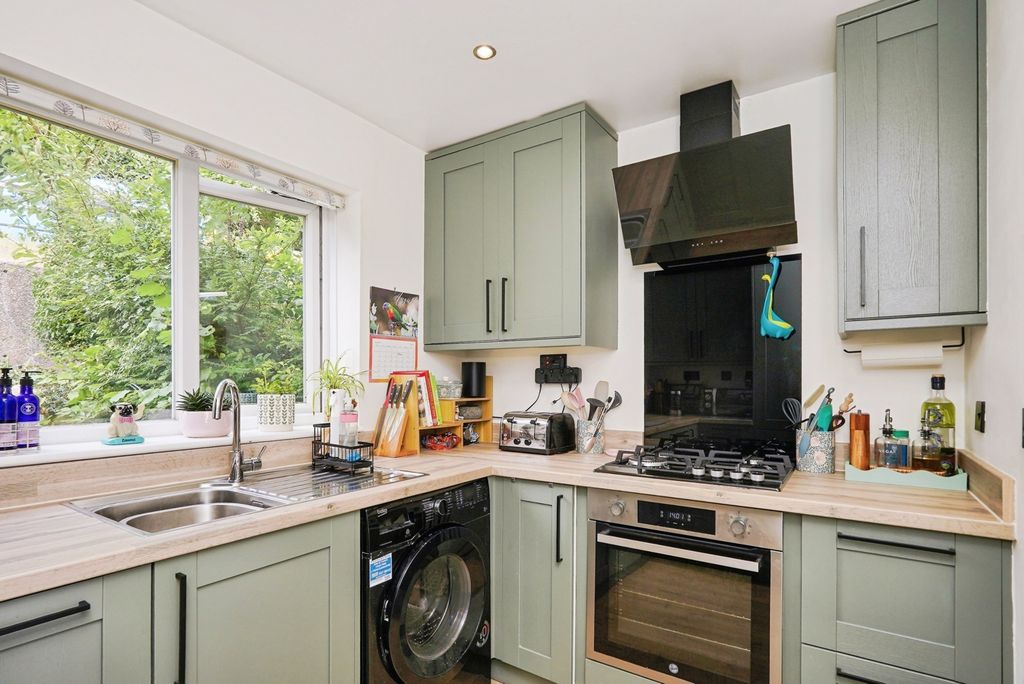 Property photo 3 of 24 Pbox-Img.Jpg