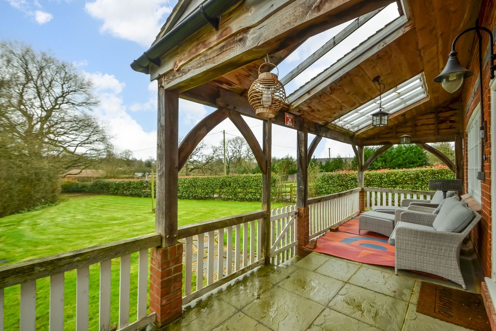 Property photo 2 of 28